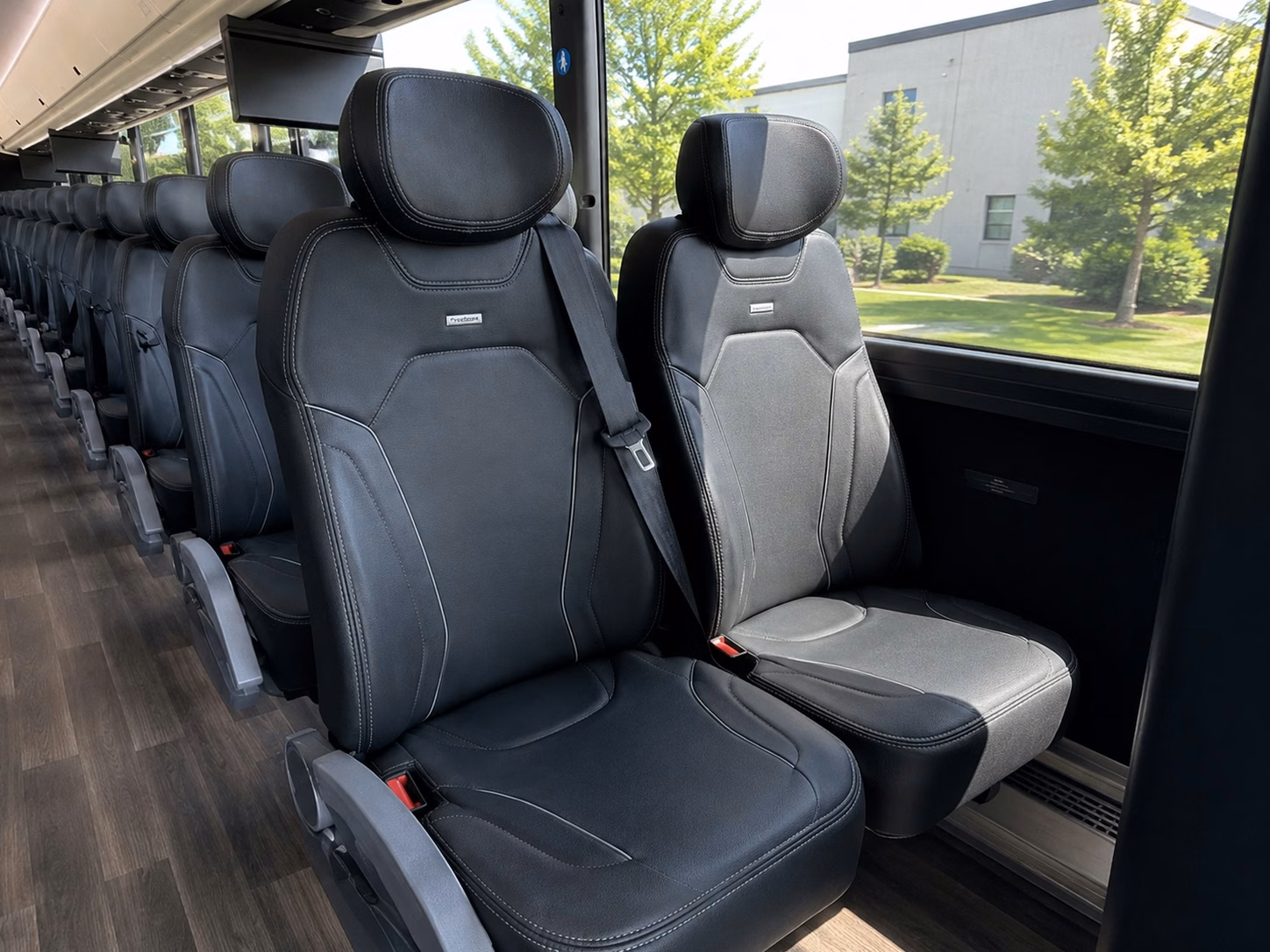 charterbusrentalwoodburymn com makes finding hotel shuttle service for woodbury weddings simple