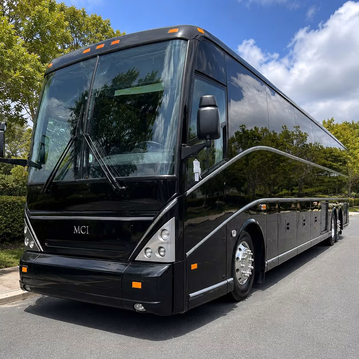 compare woodbury corporate event bus rentals from a network of independent providers