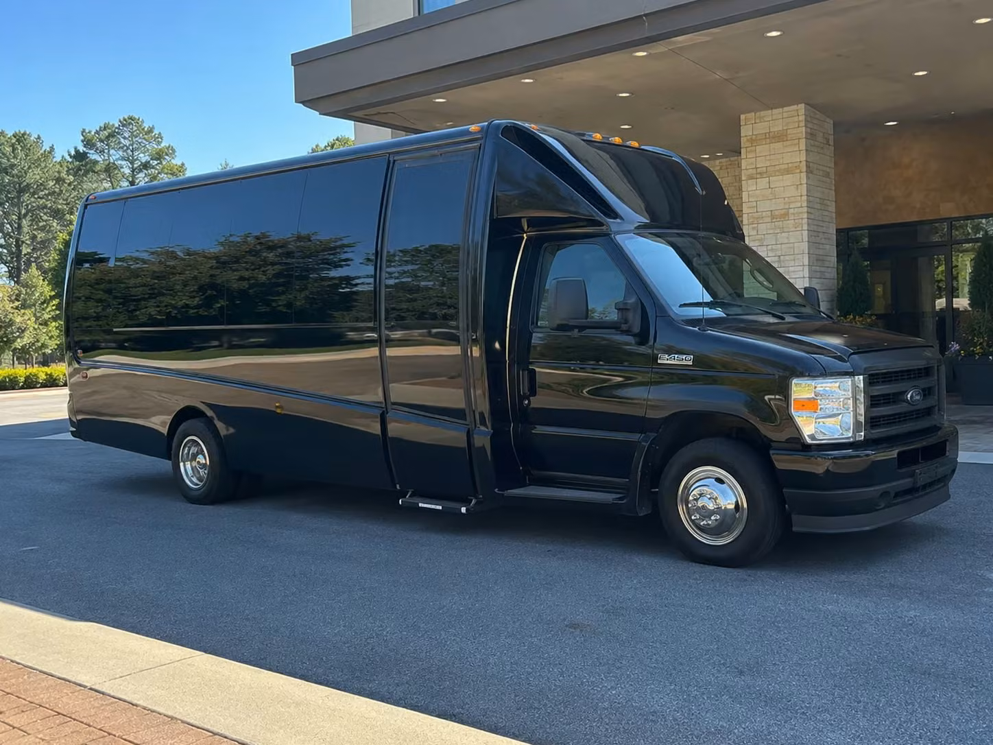 corporate event bus rentals in woodbury