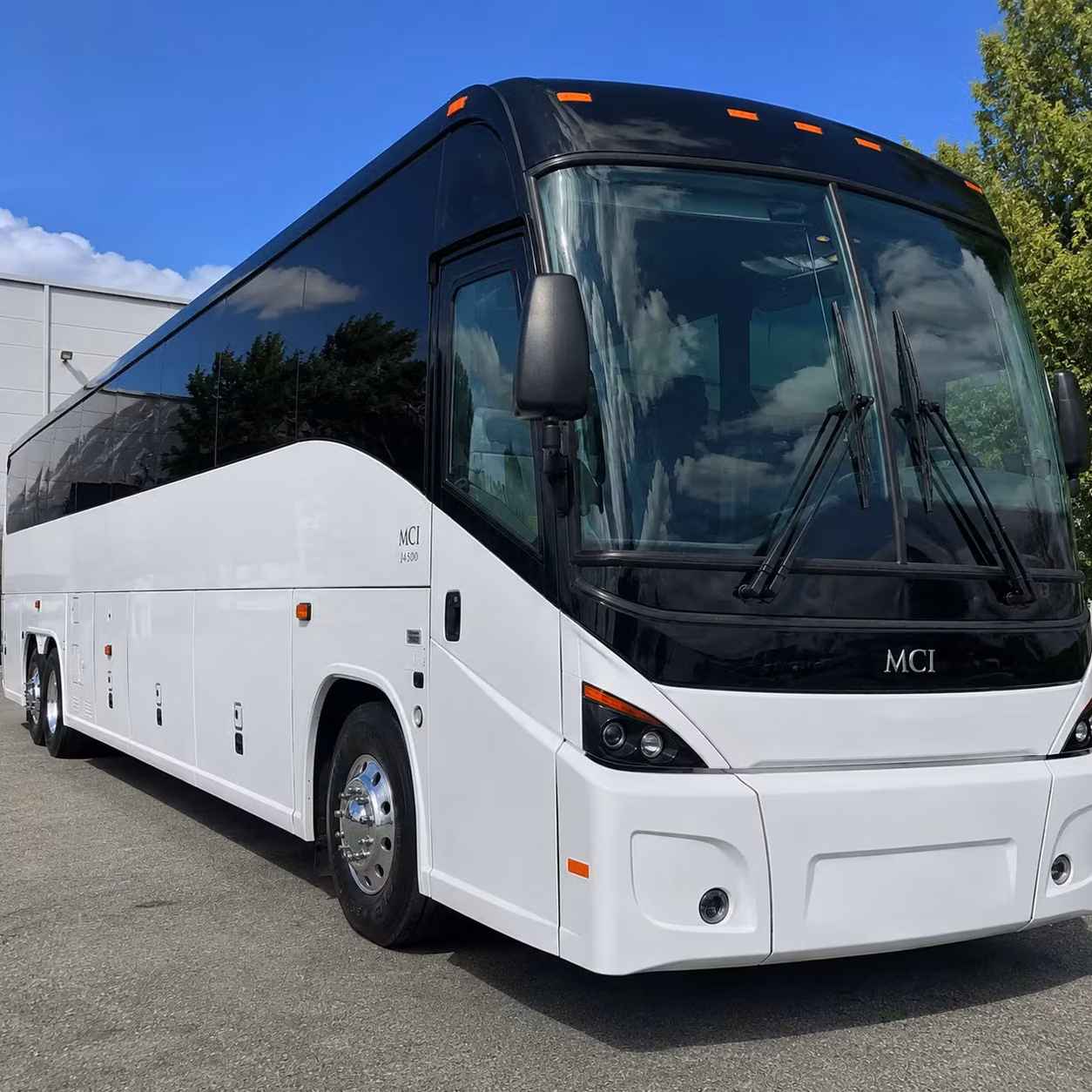 long term employee shuttle contracts and recurring service in woodbury