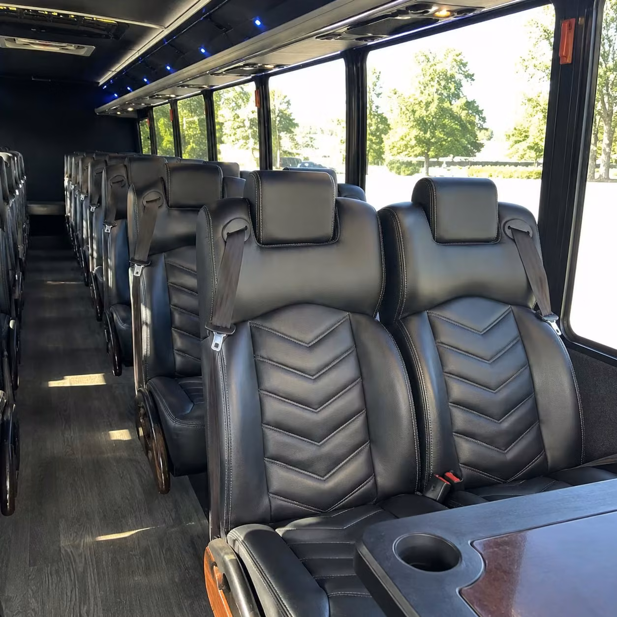 minibus rentals for woodbury student groups visiting the minnesota history center